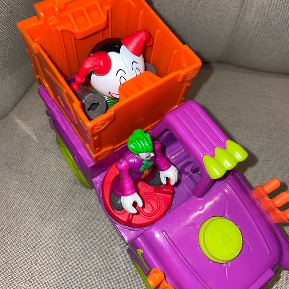 DC Super Friends Batman Imaginext The Joker Surprise 3-Inch Figure Set - Picture 5 of 12